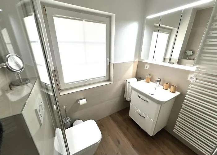 Haus Mit Seeblick, Gratis Nutzung Vom Ahoi Erlebnisbad Und Sauna In - Faehrhaus Nr 14 Feriehus *